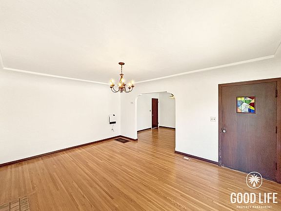 5th image of 4696 Esther St