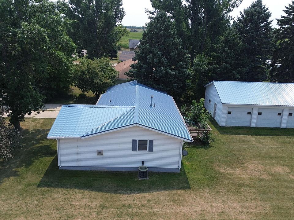 1st image of 402 4th Ave SW