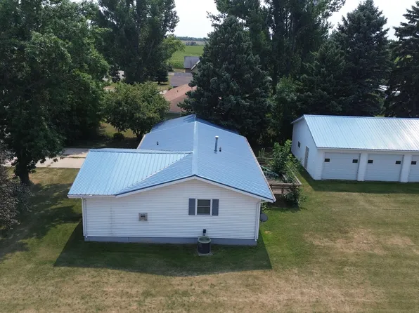 402 4th Ave SW, Steele, ND 58482