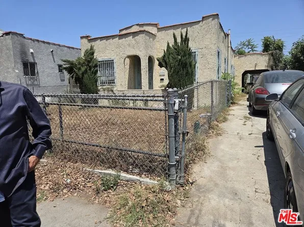 617 E 83rd St, Los Angeles, CA 90001