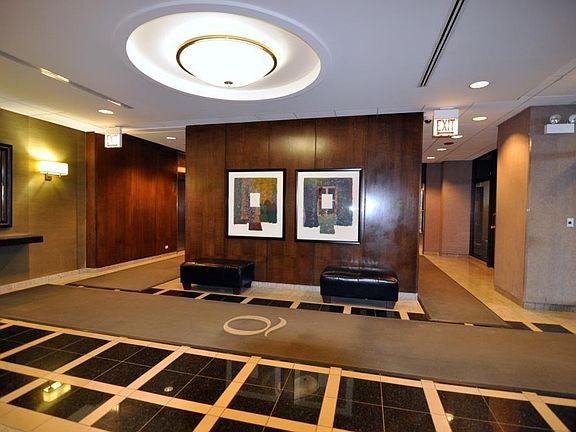 Lobby w/ Doorman