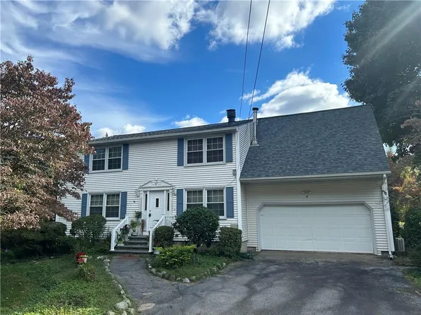 8 Old Simmonsville Rd, Johnston, RI 02919
