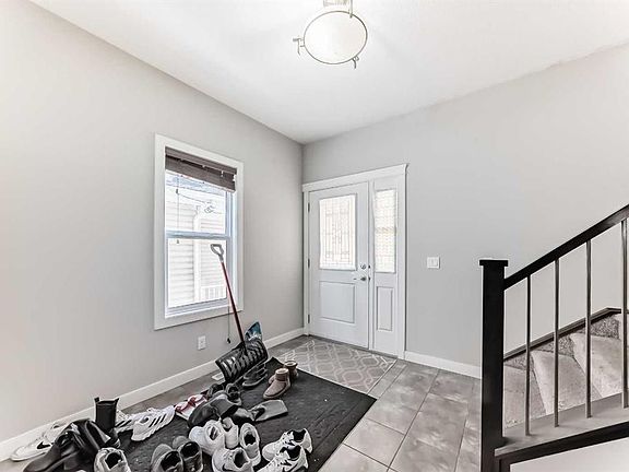 3rd image of 172 W Redstone Park NE