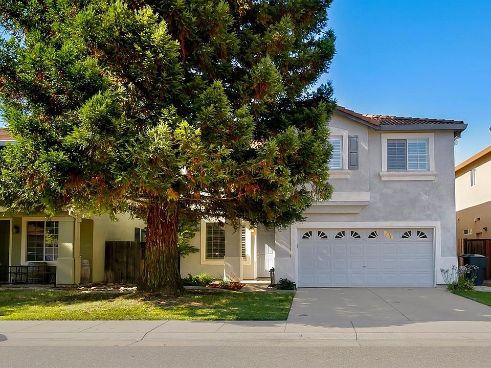 2nd image of 2254 Railway Cir