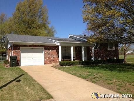 Red Bud: 3 br/2 bath; near all schools