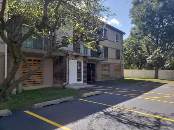 1675 Kiowa Cir #103, Naperville, IL 60565