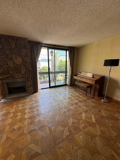 Building Photo - 1735 N Fuller Ave #323