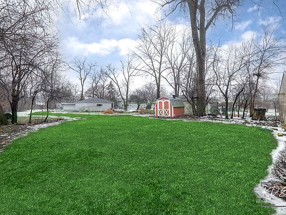 3rd image of 424 N Wilmette Ave