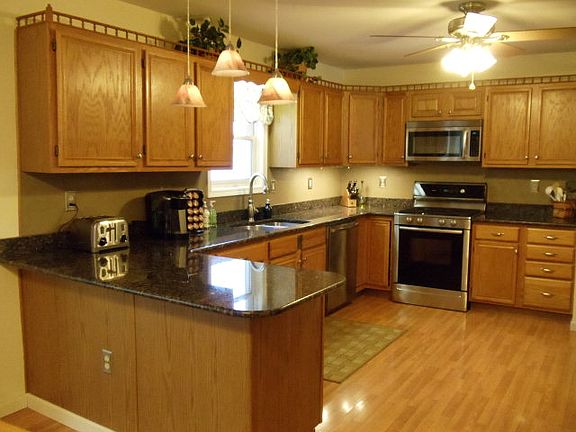 3rd image of 254 W 16th St