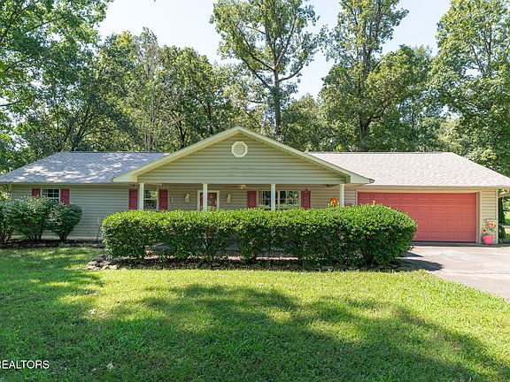 2nd image of 945 Circle Dr