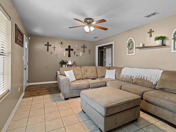 5th image of 2802 Greenwood Ln
