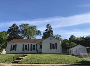 724 Jones St, Bettendorf, IA