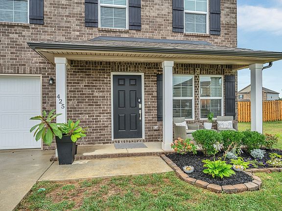 3rd image of 425 Burnley Way