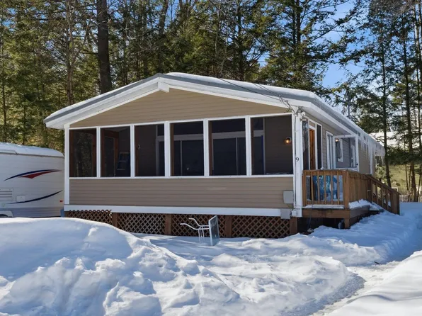 9 W Hill Place, Barnstead, NH 03225