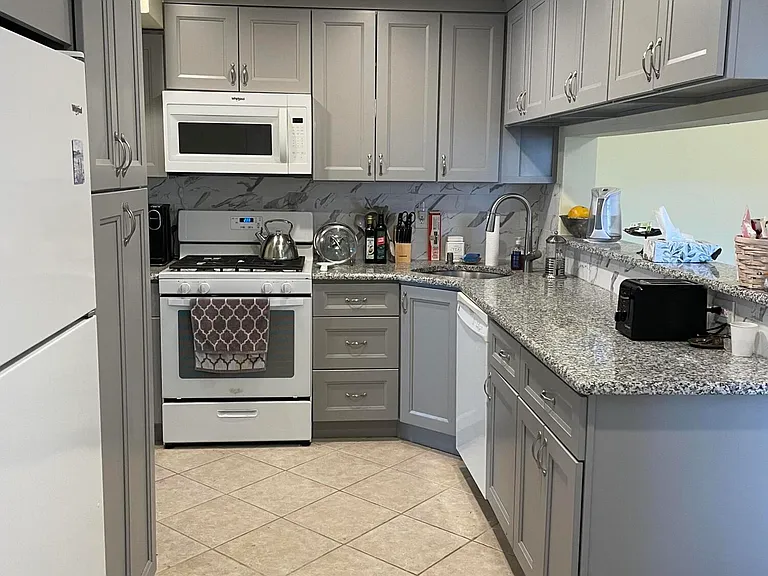 5 Gimbel Pl — Photo 7
