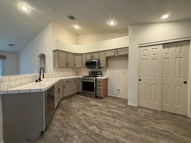 2863 Ventana Dr — Photo 6