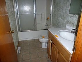 3rd image of 1001 11th Ave N