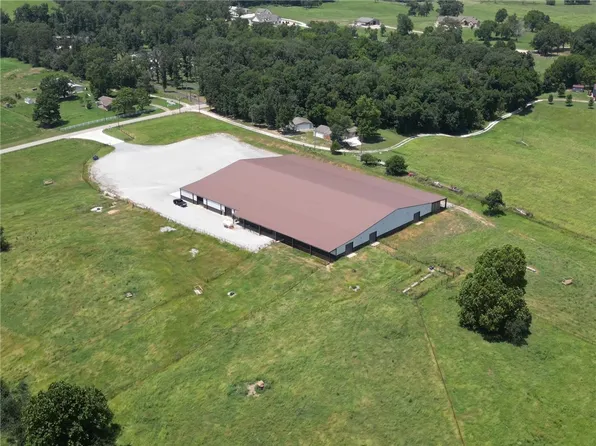 NE Douglas Cemetery Rd, Gentry, AR 72734