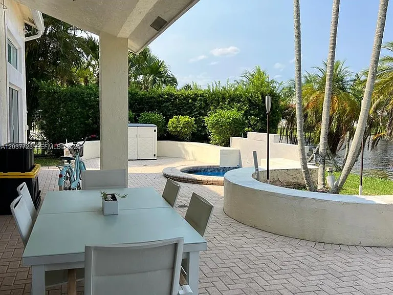 1130 Spyglass — Photo 31