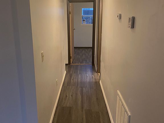 3rd image of 1033 Lynn St