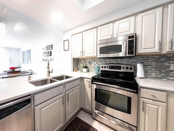 4th image of 122 Seascape Dr Unit 409
