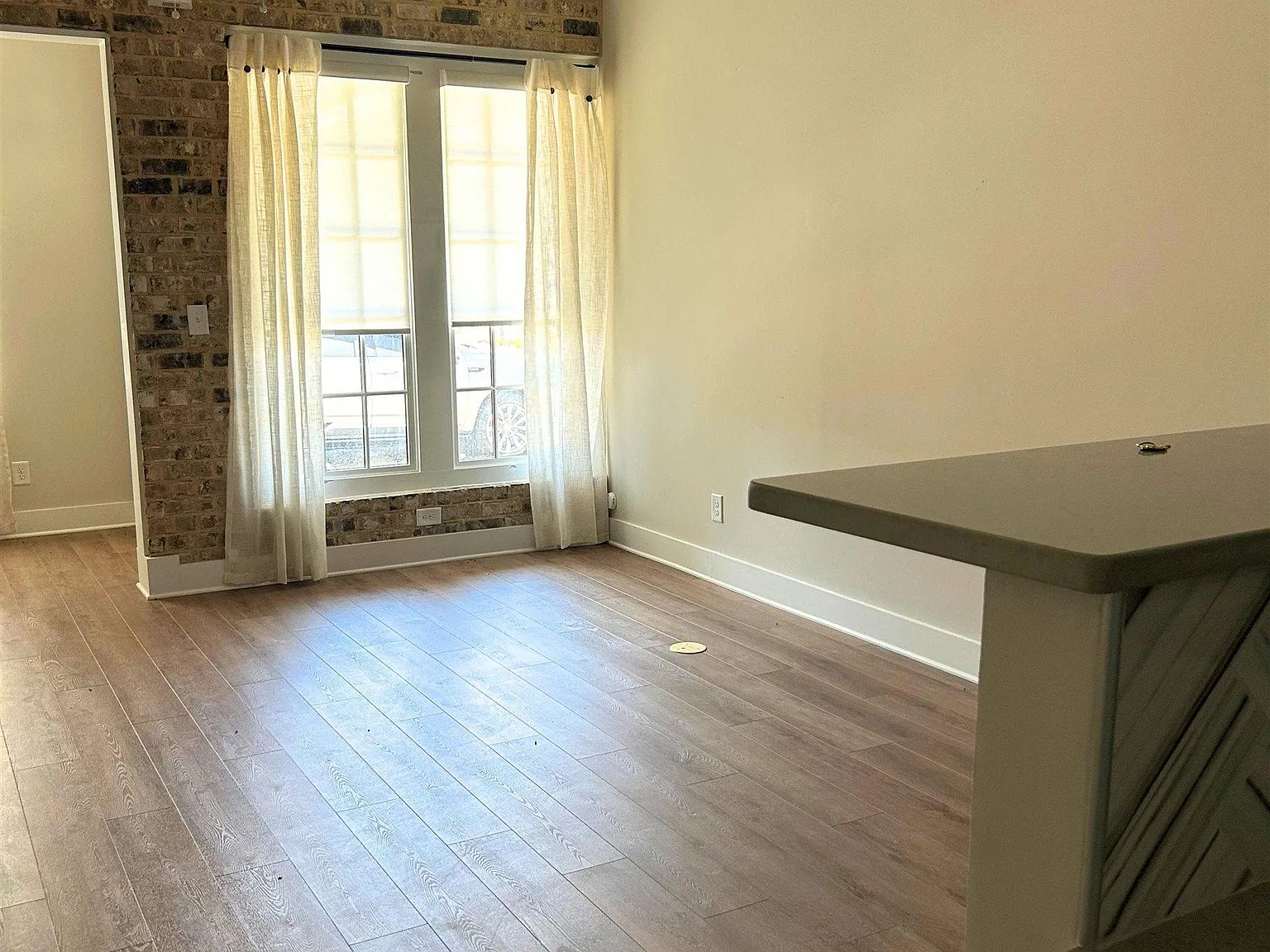 3 bed, 3.0 bath, $2,350 — Photo 3