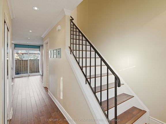 4th image of 45 Hansen Rd N #39
