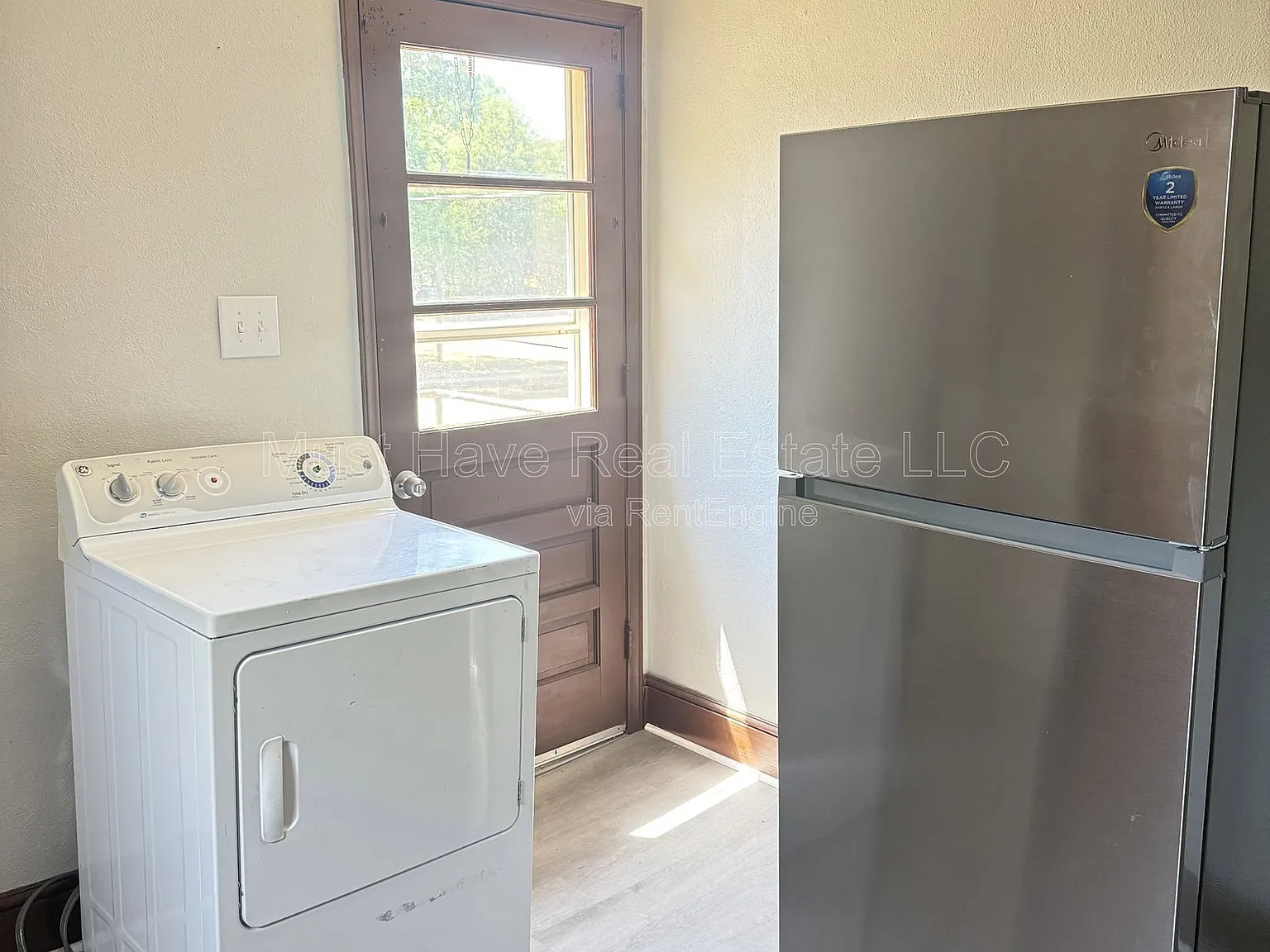 2 bed, 1.0 bath, 748 sqft, $1,000 — Photo 4