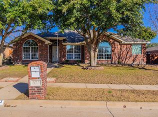 323 Choctaw Trl, Waxahachie, TX 75165