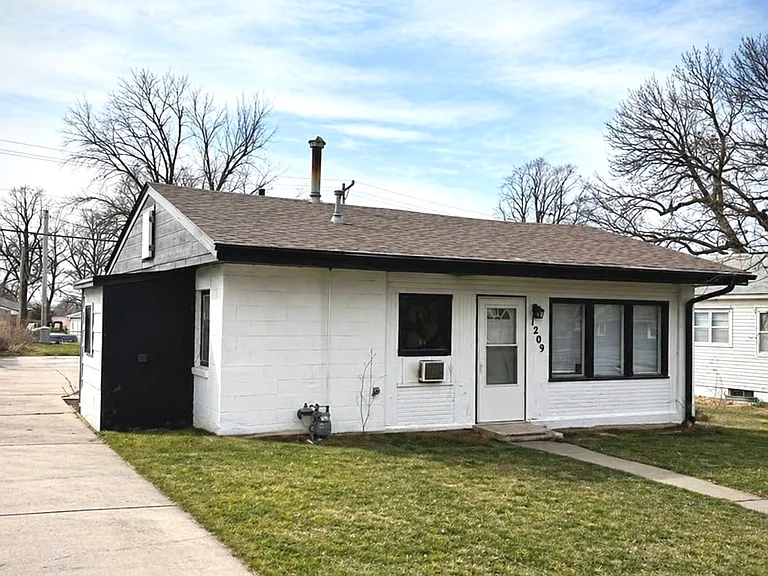 1209 Adams St — Photo 7