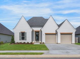 207 Amsterdam Ave, Youngsville, LA 70592