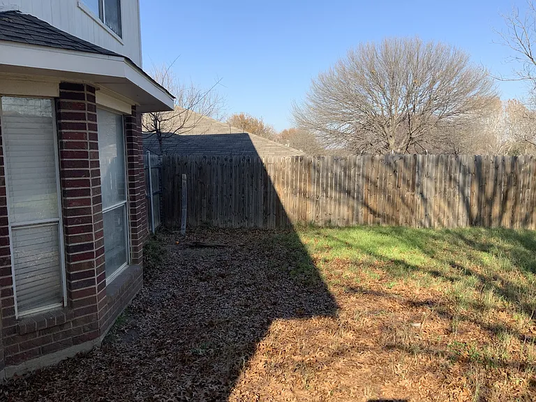 705 Little Fox Ln — Photo 38