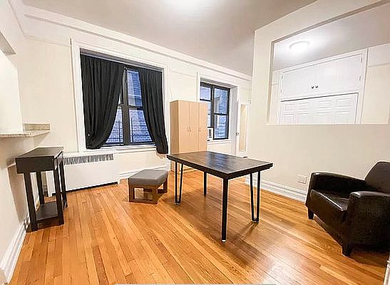 3rd image of 140 W 79th St APT 2C