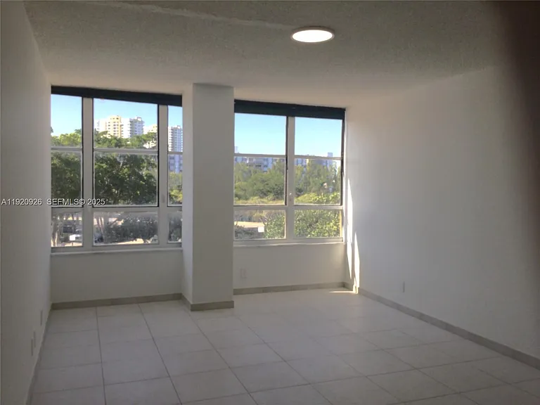 500 Three Islands Blvd #M16 — Photo 6