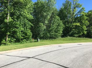 2906 Quinn Oaks Way, Green Bay, WI 54313