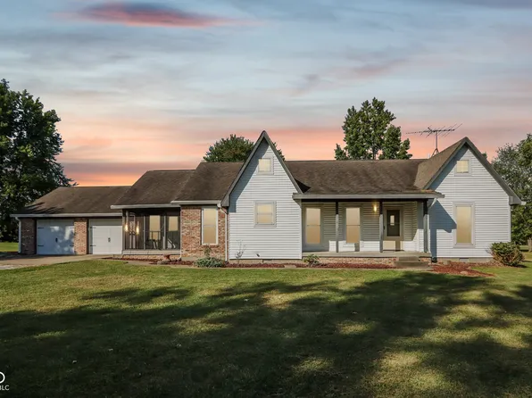 10052 N Carver Dr E, Mooresville, IN 46158