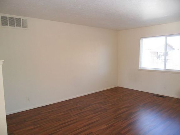 2nd image of 7413 Patricia Dr NE