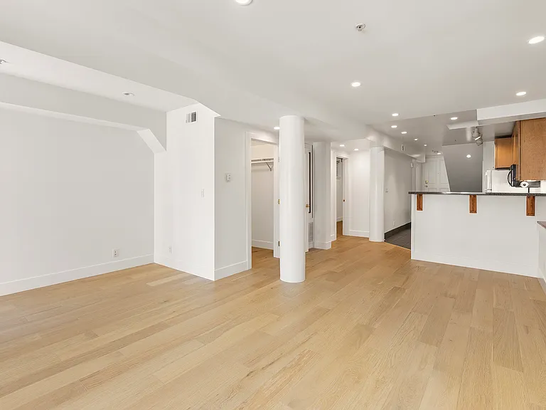 1424 Grove St #A — Photo 5