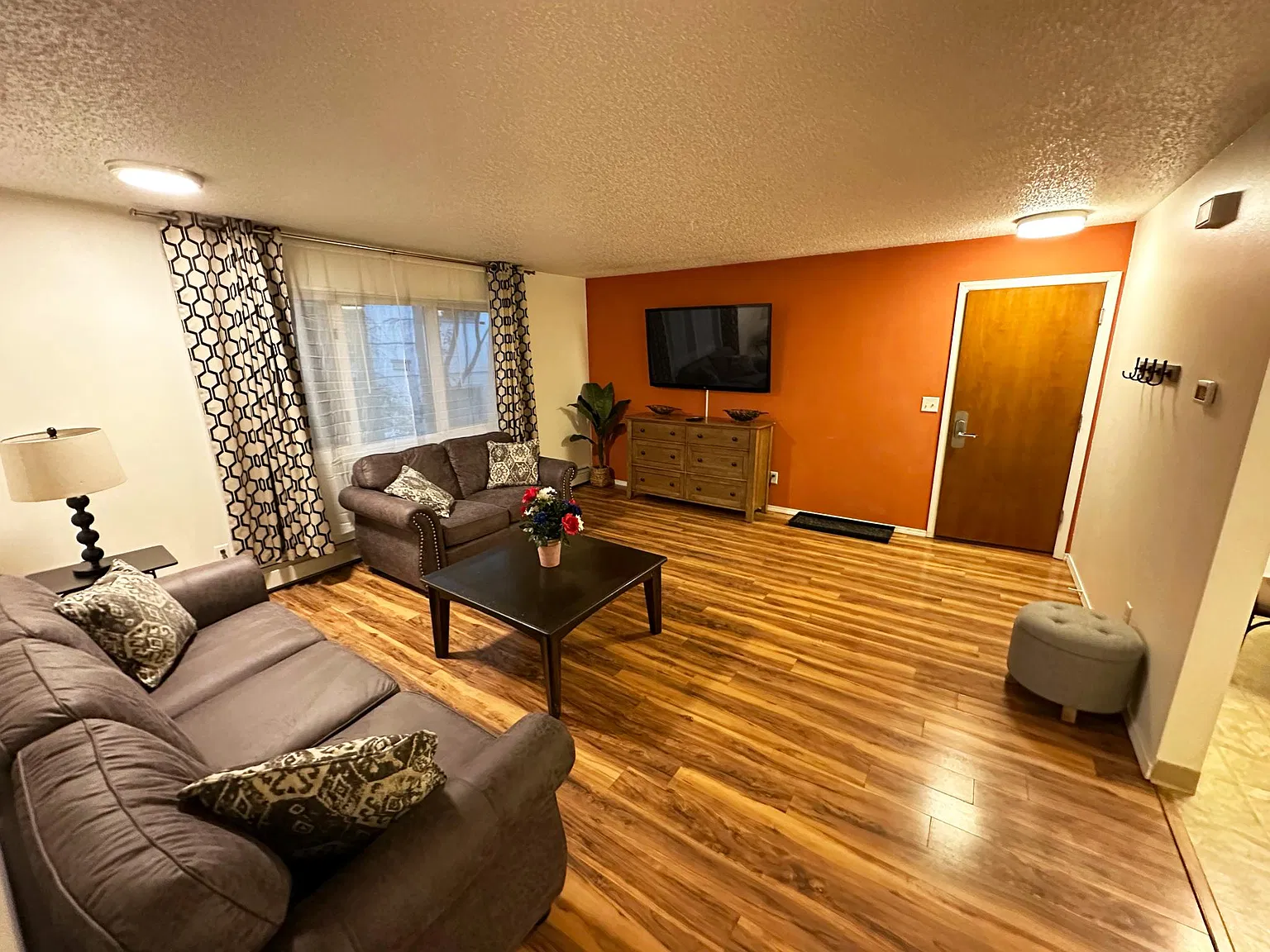222 W 13th Ave — Photo 3