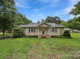 223 Toddville Rd, Charlotte, NC 28214