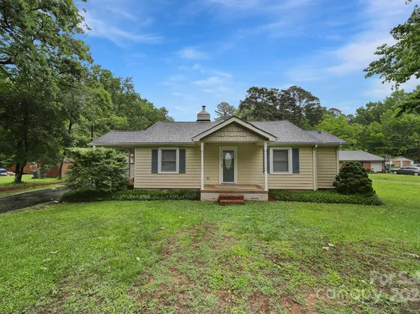 223 Toddville Rd, Charlotte, NC 28214