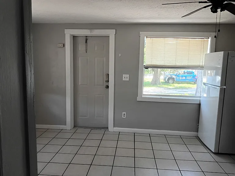 689 US Highway 441 SE — Photo 2