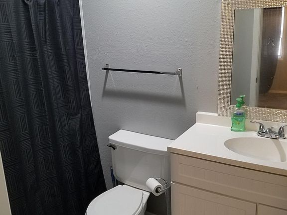 5th image of 620 S Avenue D APT A