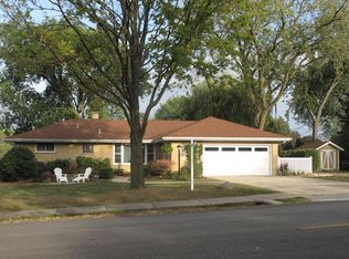 4131 Downers Dr, Downers Grove, IL 60515