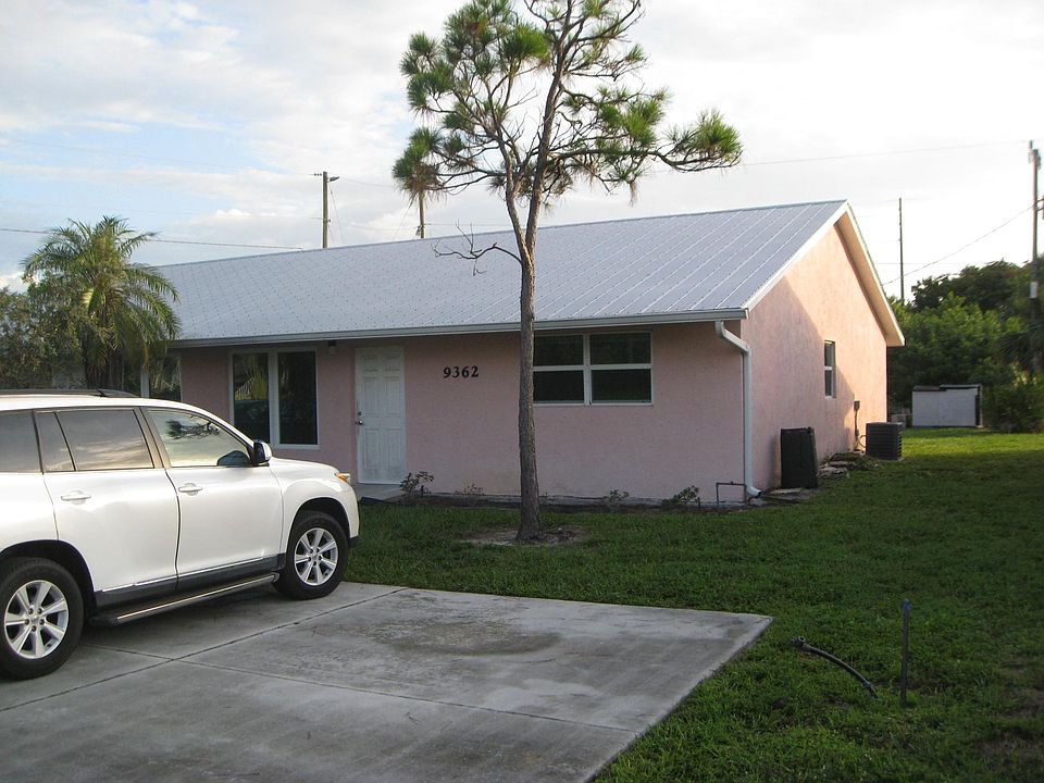 1st image of 9362 SE Parkway Dr