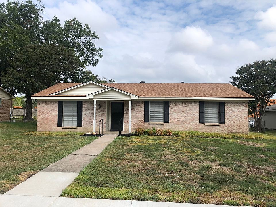 1st image of 2205 Stafford Ln
