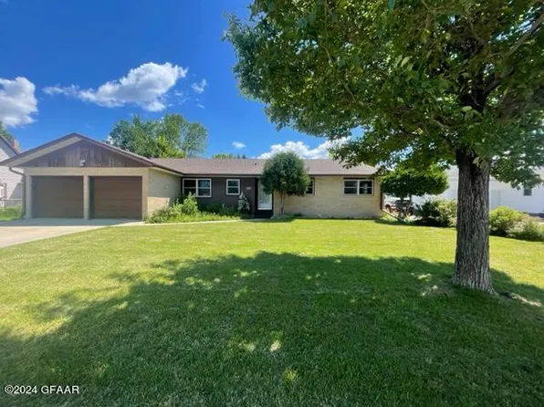 307 S Doheny St, Northwood, ND 58267