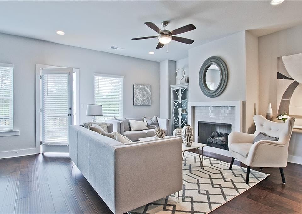 1st image of 3766 Oxford Cir