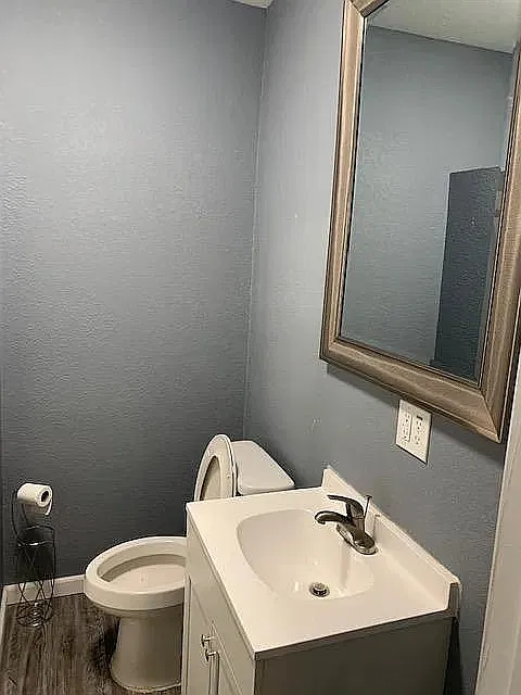 3 bed, 1300 sqft, $900 — Photo 4