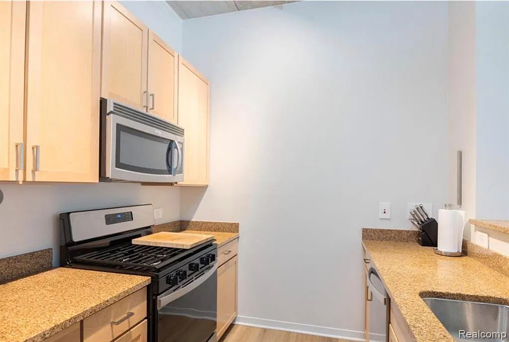 2 bed, 2.0 bath, 1144 sqft, $2,450 — Photo 3